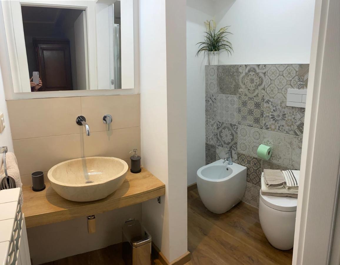 La Casa Di Campagna Sul Garda Puegnago Exteriör bild